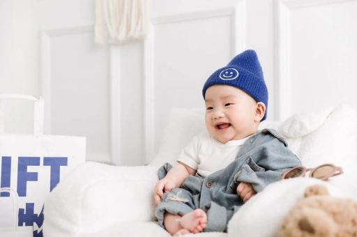 伊犁宝宝多久开始攒肚 伊犁宝宝多久开始攒肚